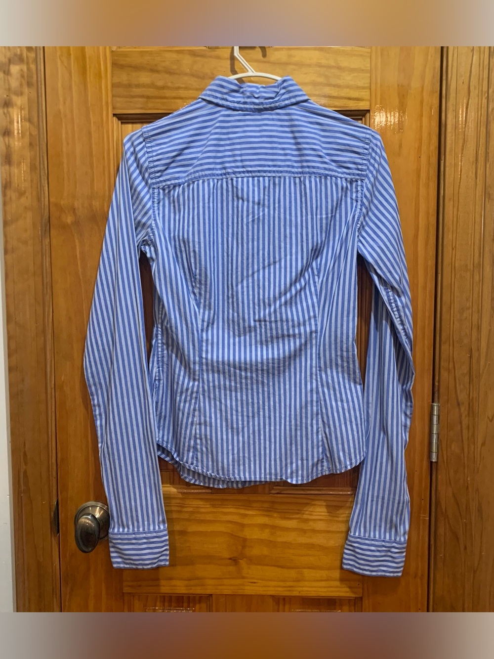 Abercrombie & Fitch LS Blue & White Stripe Button Down Blouse
Small 4 - 6
Pocket - Picture 15 of 16